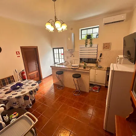 Casa Da Amendoeira Covelinhas Guest house