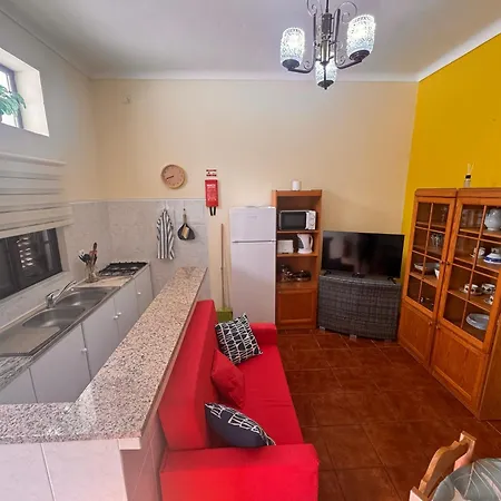 Casa Da Amendoeira Covelinhas 4*