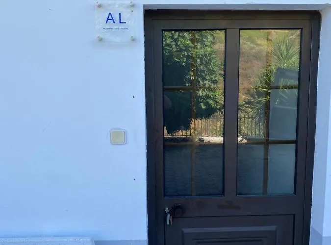 Guest house Casa Da Amendoeira Covelinhas 4*